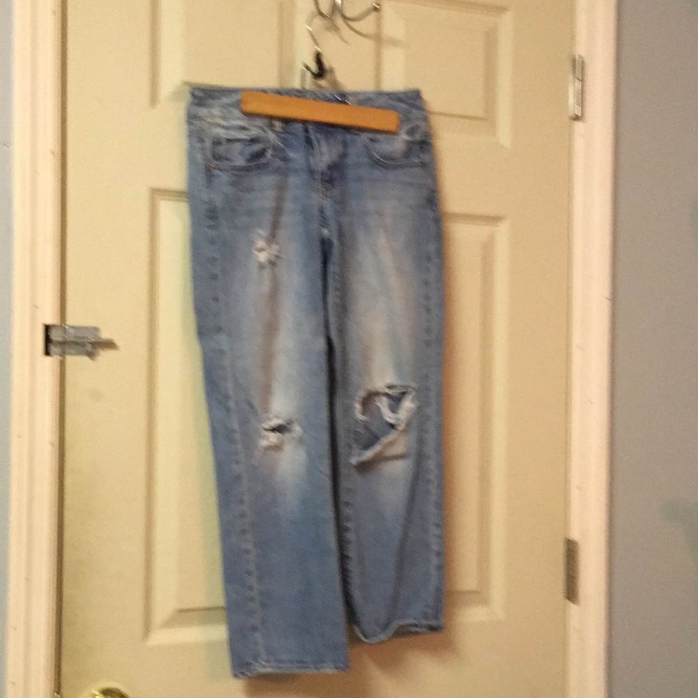 American Eagle Artist Crop Stressed & Streched. Size 0